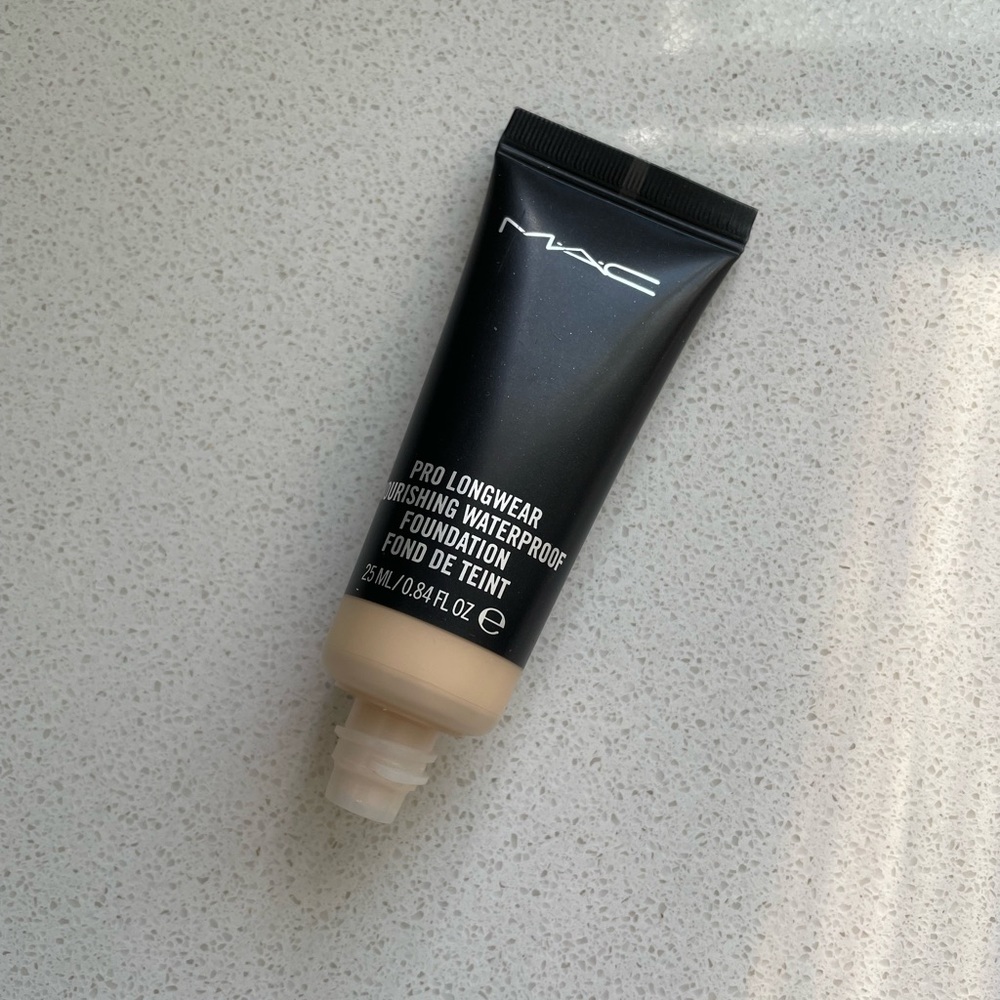 NEW - NC12 Pro Longwear Nourishing Waterproof Foundation